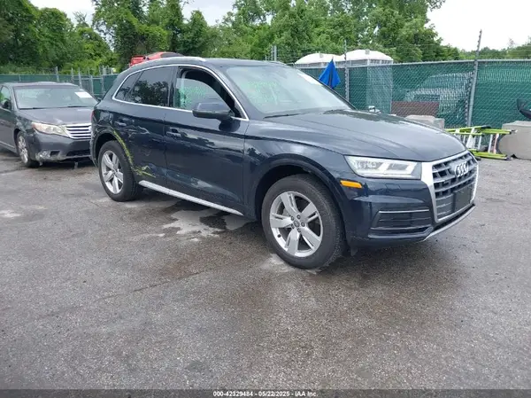 WA1BNAFY2K2080576 2019 AUDI Q5 - Image 1