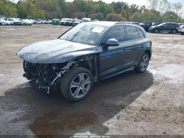 WA1BNAFY2K2087267 2019 AUDI Q5 - Image 2