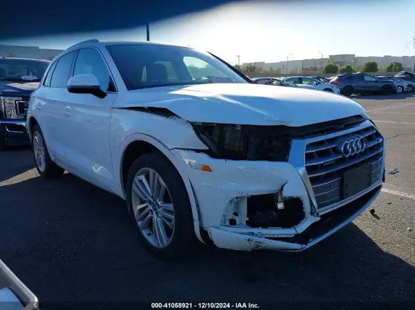 WA1BNAFY2K2087477 2019 AUDI Q5 - Image 1