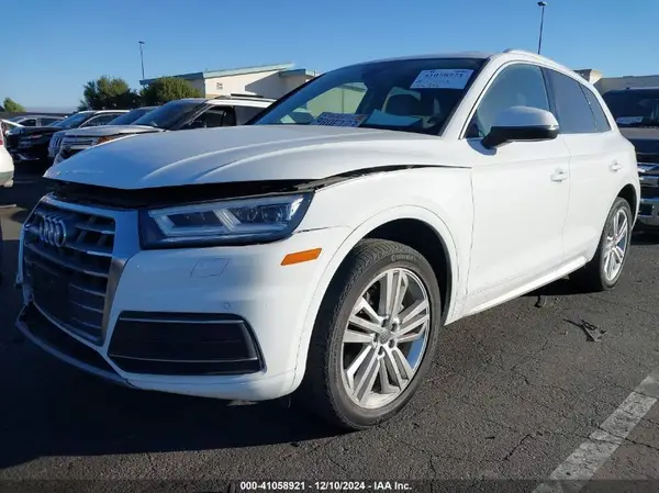 WA1BNAFY2K2087477 2019 AUDI Q5 - Image 2