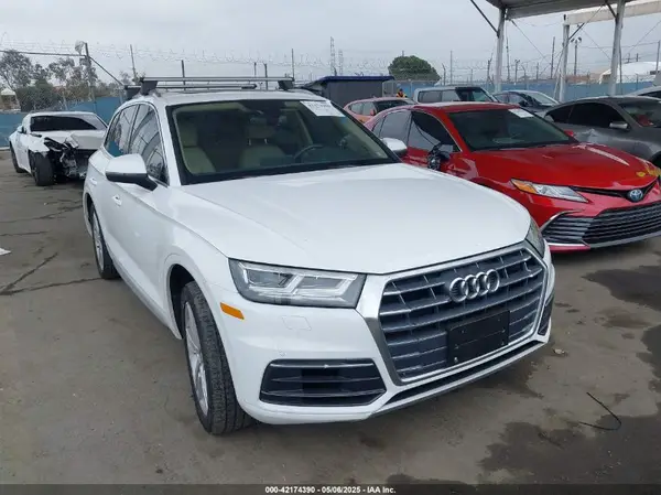 WA1BNAFY2K2102852 2019 AUDI Q5 - Image 1