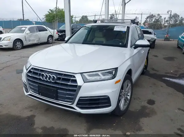 WA1BNAFY2K2102852 2019 AUDI Q5 - Image 2