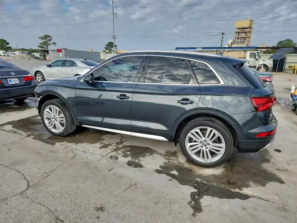 WA1BNAFY2K2105153 2019 AUDI Q5 - Image 2