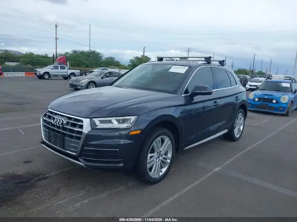 WA1BNAFY2K2115925 2019 AUDI Q5 - Image 2