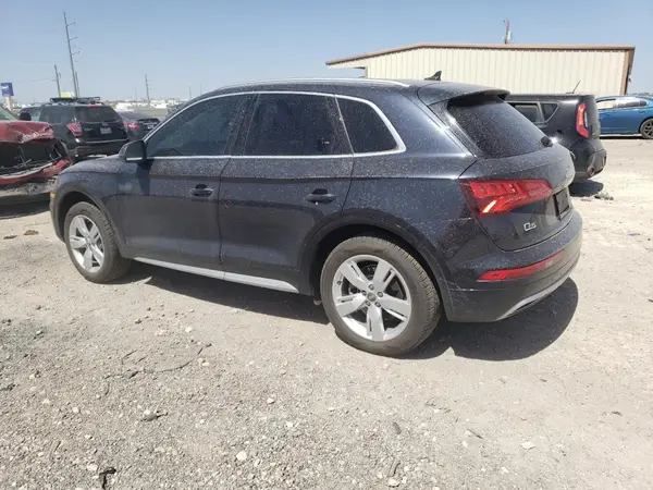 WA1BNAFY2K2117240 2019 AUDI Q5 - Image 2