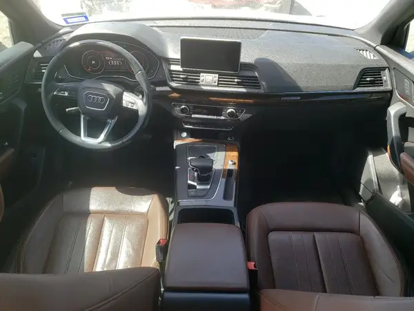 WA1BNAFY2K2117240 2019 AUDI Q5 - Image 8