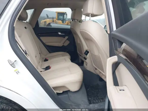 WA1BNAFY2K2122163 2019 AUDI Q5 - Image 8