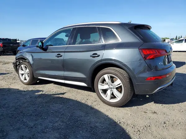 WA1BNAFY2K2129789 2019 AUDI Q5 - Image 2