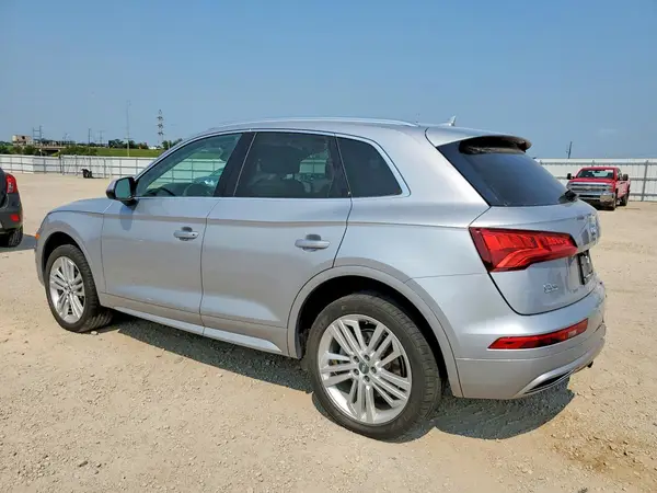 WA1BNAFY2L2046008 2020 AUDI Q5 - Image 2