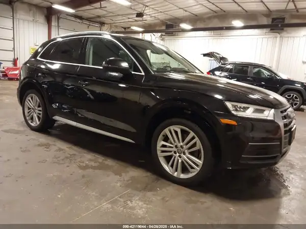 WA1BNAFY3J2007151 2018 AUDI Q5 - Image 1