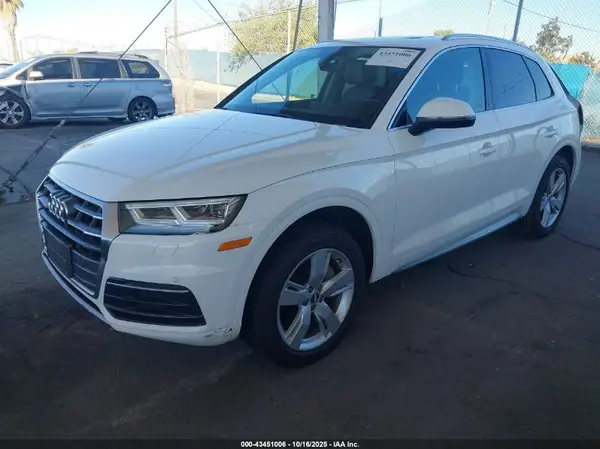 WA1BNAFY3J2007604 2018 AUDI Q5 - Image 2