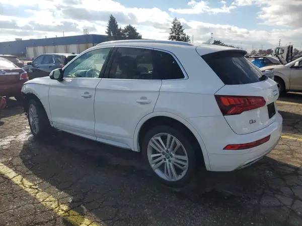 WA1BNAFY3J2009062 2018 AUDI Q5 - Image 2