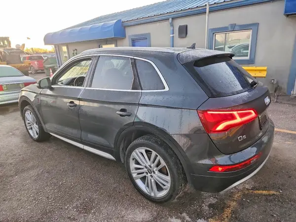 WA1BNAFY3J2012155 2018 AUDI Q5 - Image 2