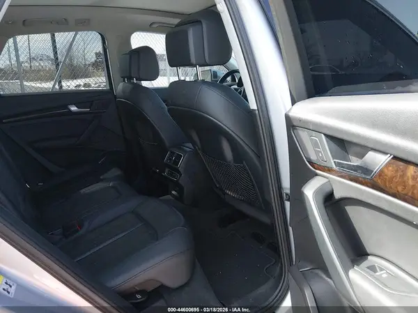 WA1BNAFY3J2019901 2018 AUDI Q5 - Image 8