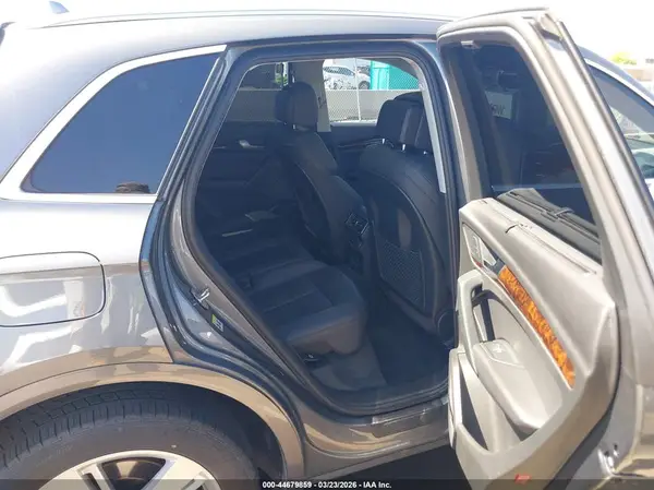 WA1BNAFY3J2034530 2018 AUDI Q5 - Image 8