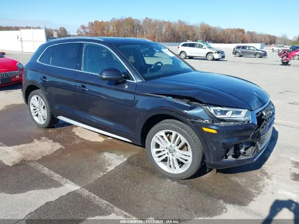 WA1BNAFY3J2079015 2018 AUDI Q5 - Image 1