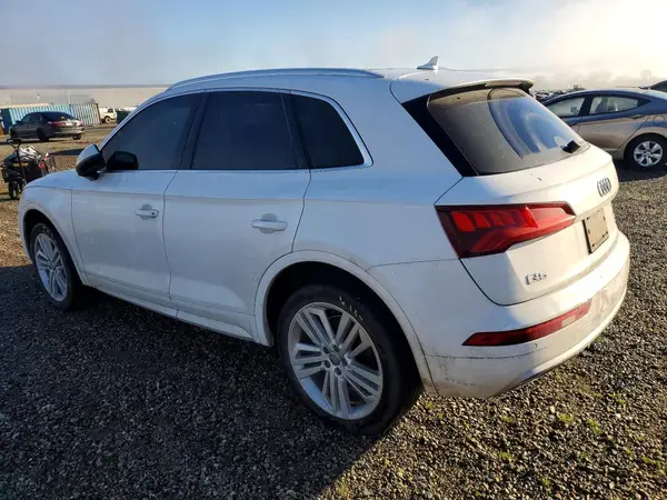 WA1BNAFY3J2111087 2018 AUDI Q5 - Image 2