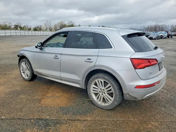 WA1BNAFY3J2132201 2018 AUDI Q5 - Image 2
