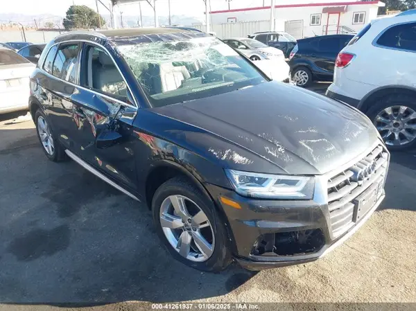 WA1BNAFY3J2192379 2018 AUDI Q5 - Image 1