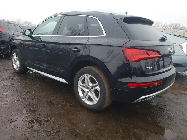 WA1BNAFY3J2221072 2018 AUDI Q5 - Image 2