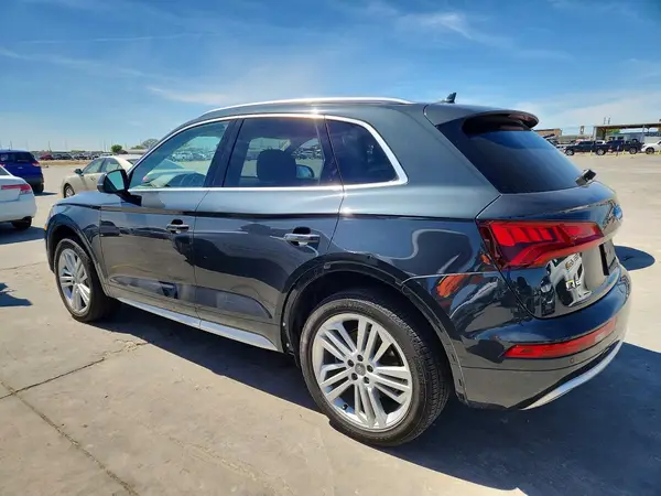 WA1BNAFY3J2222657 2018 AUDI Q5 - Image 2