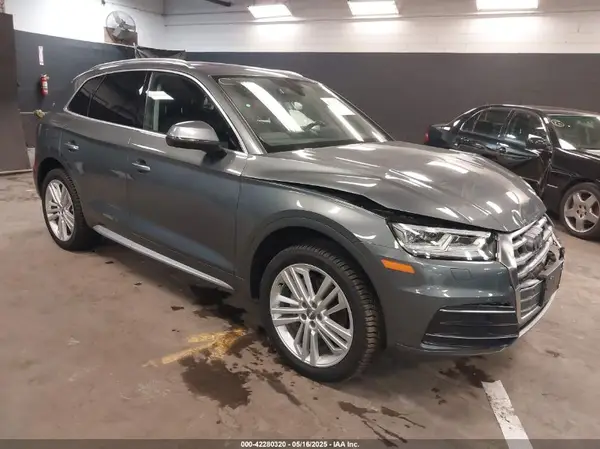 WA1BNAFY3J2238745 2018 AUDI Q5 - Image 1