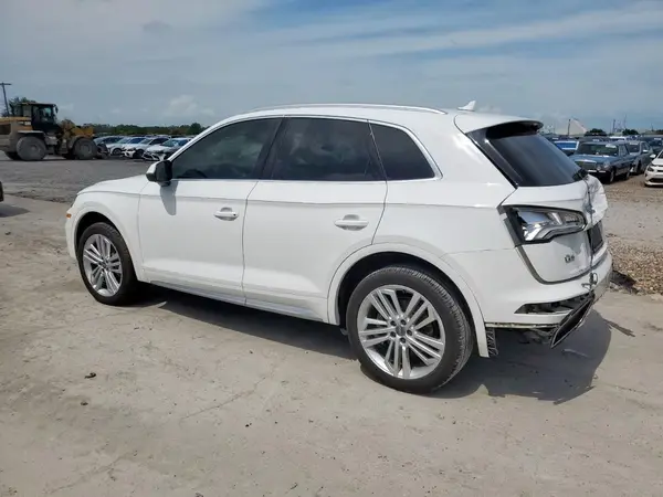 WA1BNAFY3J2240477 2018 AUDI Q5 - Image 2