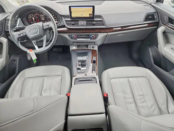 WA1BNAFY3K2032682 2019 AUDI Q5 - Image 8
