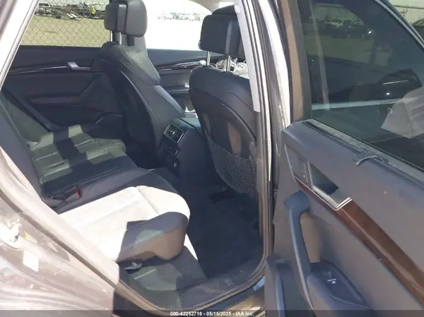 WA1BNAFY3K2037963 2019 AUDI Q5 - Image 8
