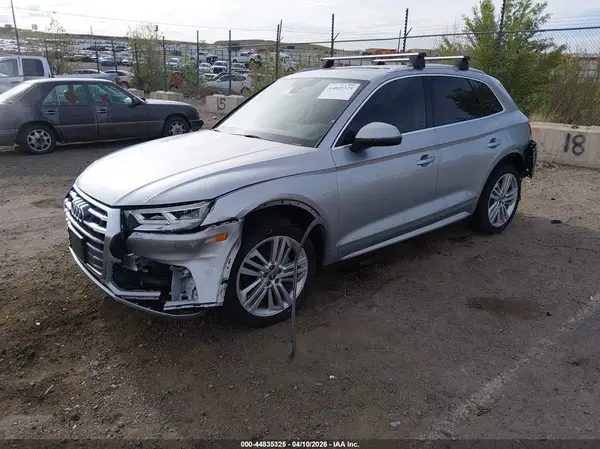 WA1BNAFY3K2038904 2019 AUDI Q5 - Image 2