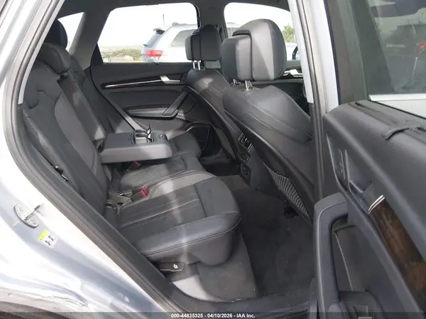 WA1BNAFY3K2038904 2019 AUDI Q5 - Image 8
