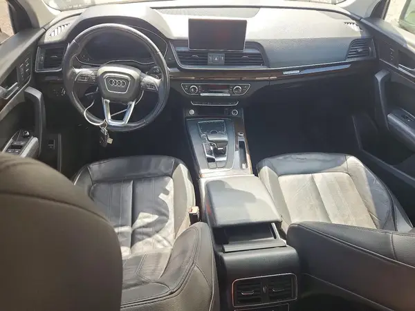 WA1BNAFY3K2050650 2019 AUDI Q5 - Image 8