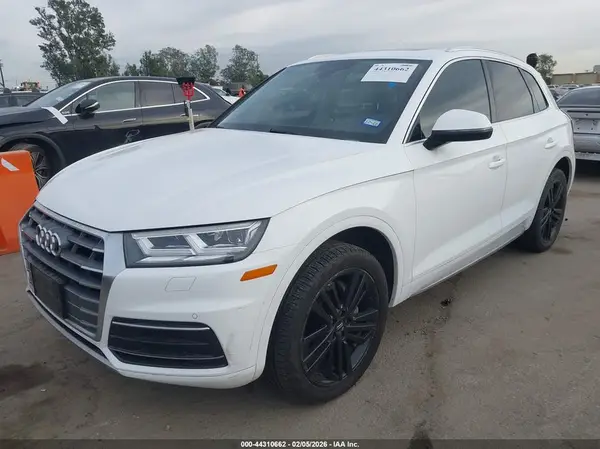 WA1BNAFY3K2052933 2019 AUDI Q5 - Image 2