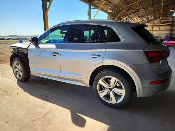 WA1BNAFY3K2054231 2019 AUDI Q5 - Image 2