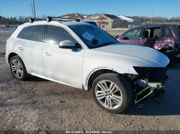 WA1BNAFY3K2067609 2019 AUDI Q5 - Image 1