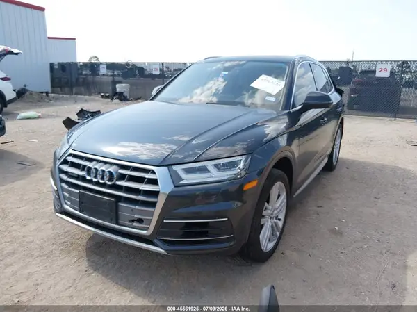 WA1BNAFY3K2069005 2019 AUDI Q5 - Image 2