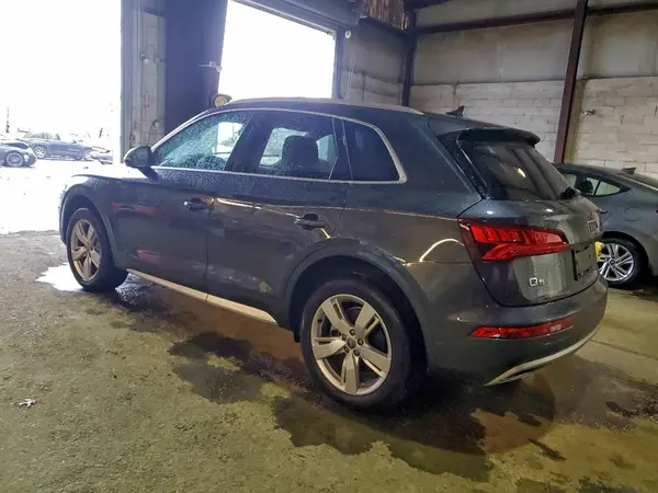 WA1BNAFY3K2069456 2019 AUDI Q5 - Image 2