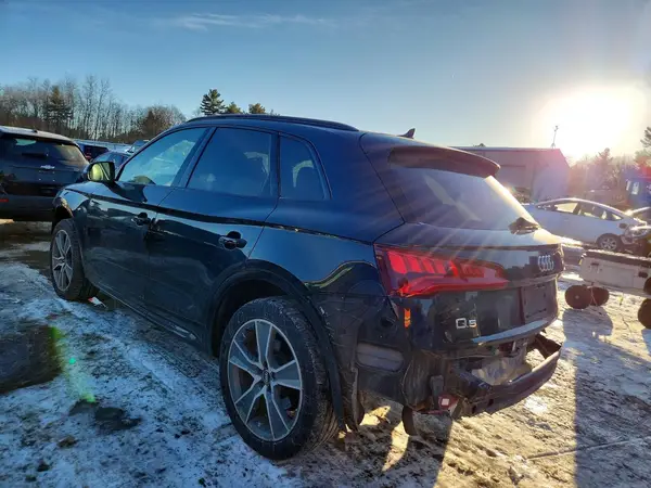 WA1BNAFY3K2069974 2019 AUDI Q5 - Image 2