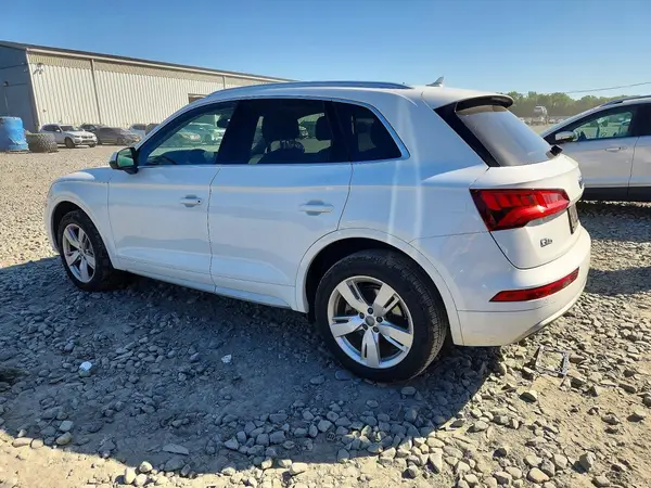 WA1BNAFY3K2078514 2019 AUDI Q5 - Image 2