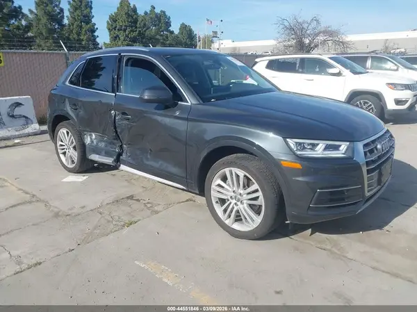 WA1BNAFY3K2080070 2019 AUDI Q5 - Image 1