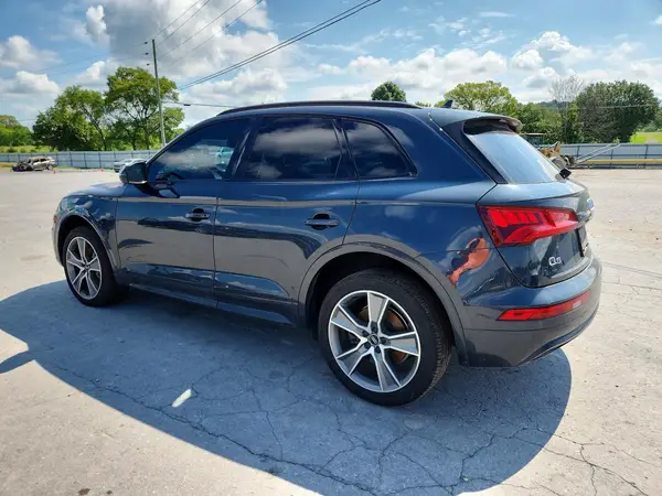 WA1BNAFY3K2082515 2019 AUDI Q5 - Image 2