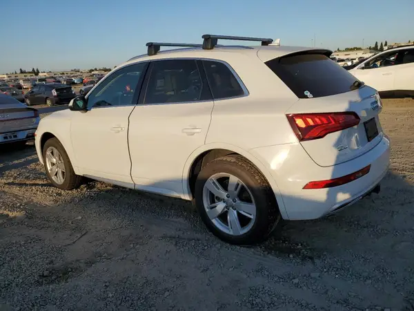 WA1BNAFY3K2082546 2019 AUDI Q5 - Image 2