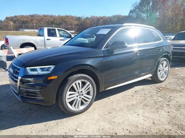 WA1BNAFY3K2083826 2019 AUDI Q5 - Image 2