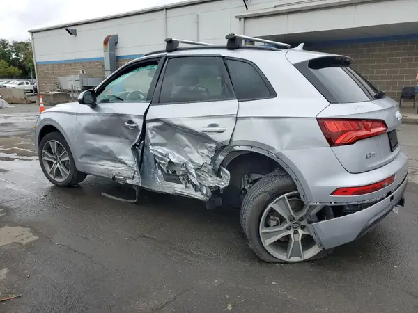 WA1BNAFY3K2084345 2019 AUDI Q5 - Image 2