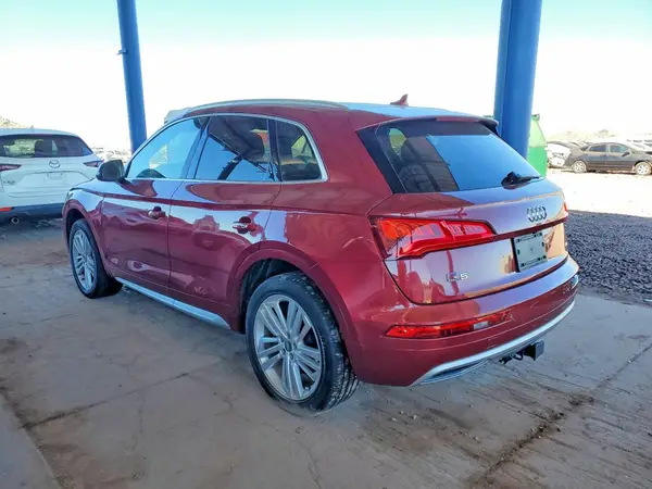 WA1BNAFY3K2085494 2019 AUDI Q5 - Image 2