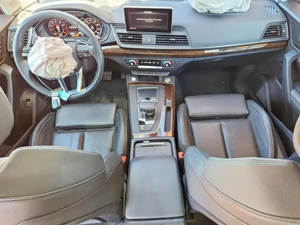 WA1BNAFY3K2085494 2019 AUDI Q5 - Image 8