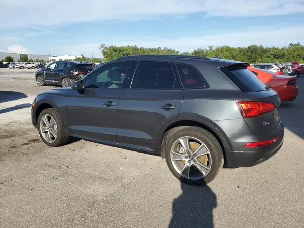 WA1BNAFY3K2096012 2019 AUDI Q5 - Image 2