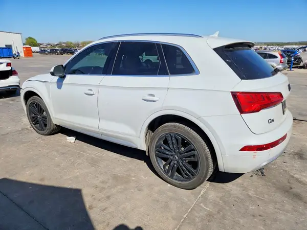 WA1BNAFY3K2097578 2019 AUDI Q5 - Image 2