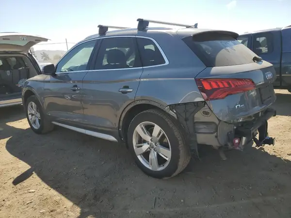 WA1BNAFY3K2126741 2019 AUDI Q5 - Image 2