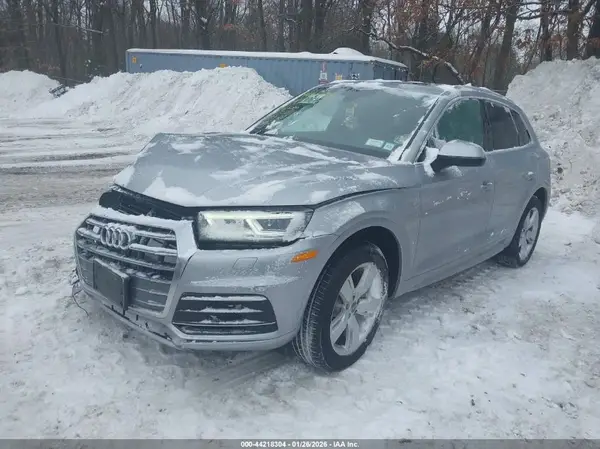 WA1BNAFY3K2129753 2019 AUDI Q5 - Image 2